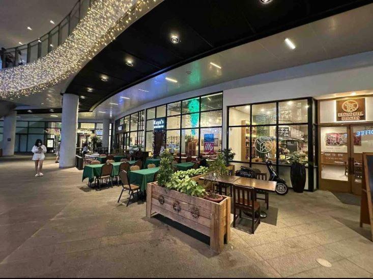 Апартаменты Air Luxury Makati Cbd With Balcony Манила Экстерьер фото