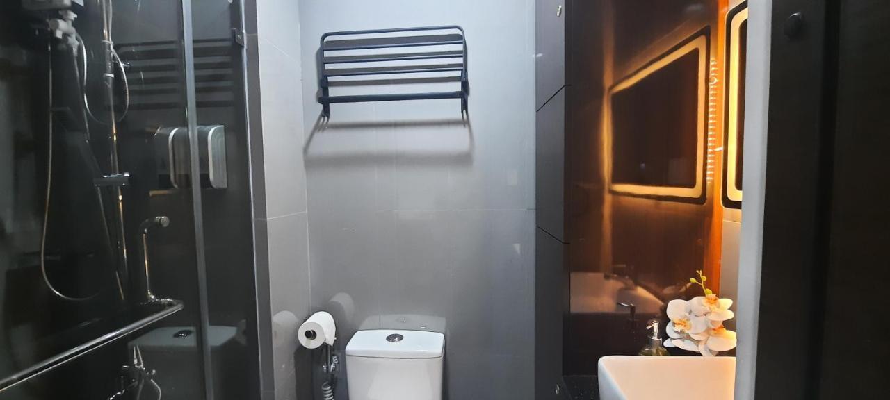 Апартаменты Air Luxury Makati Cbd With Balcony Манила Экстерьер фото