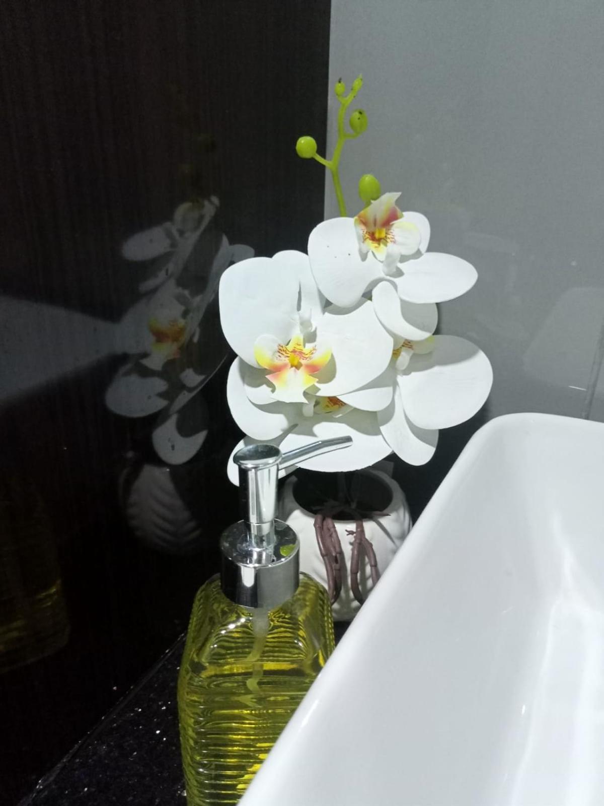 Апартаменты Air Luxury Makati Cbd With Balcony Манила Экстерьер фото
